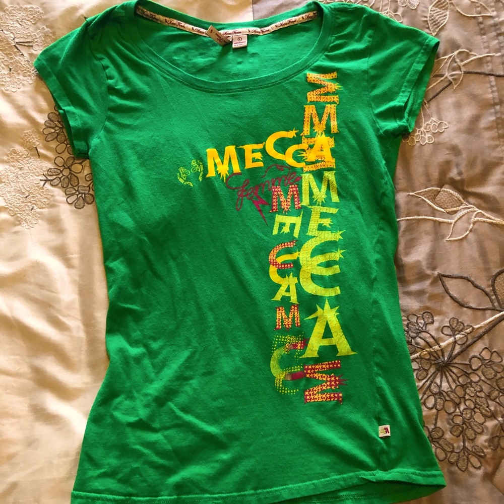 Cute women’s fitted tee